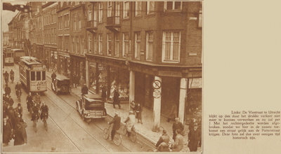 874207 Gezicht in de Lange Viestraat te Utrecht met enkele huizen van de zuidelijke straatwand, vóór de verbreding van ...